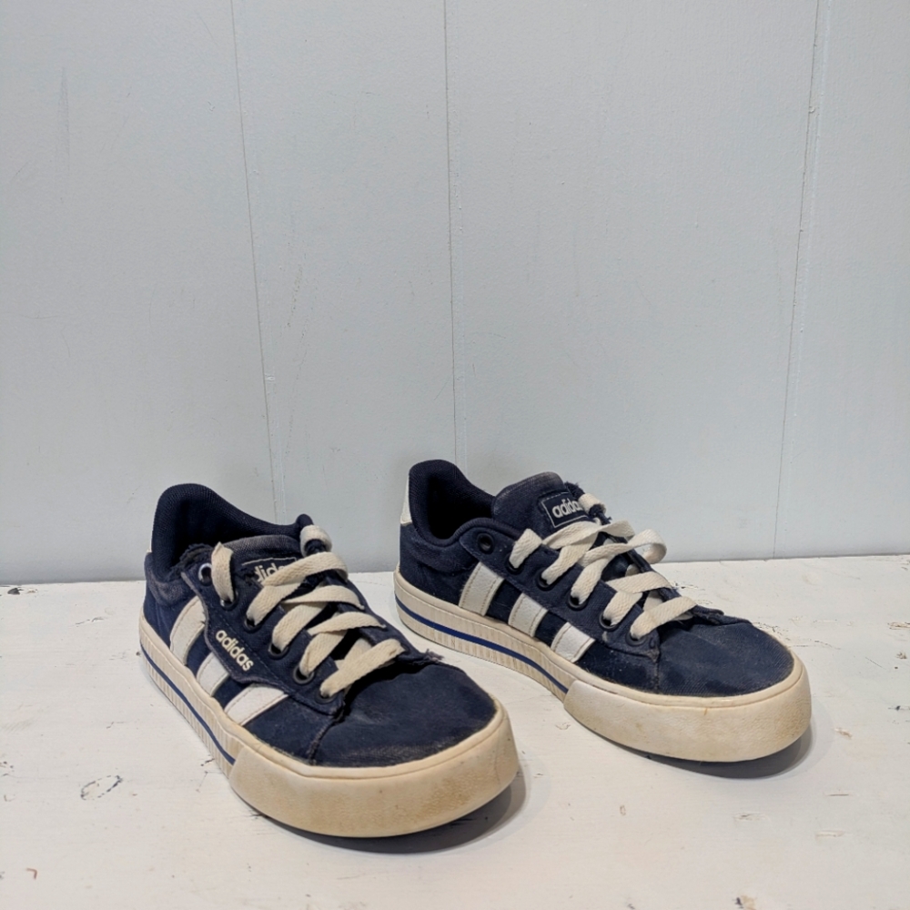 Adidas‎ Boys Little Kid Sneakers Full Lace Size 12K Comfortable & Classic